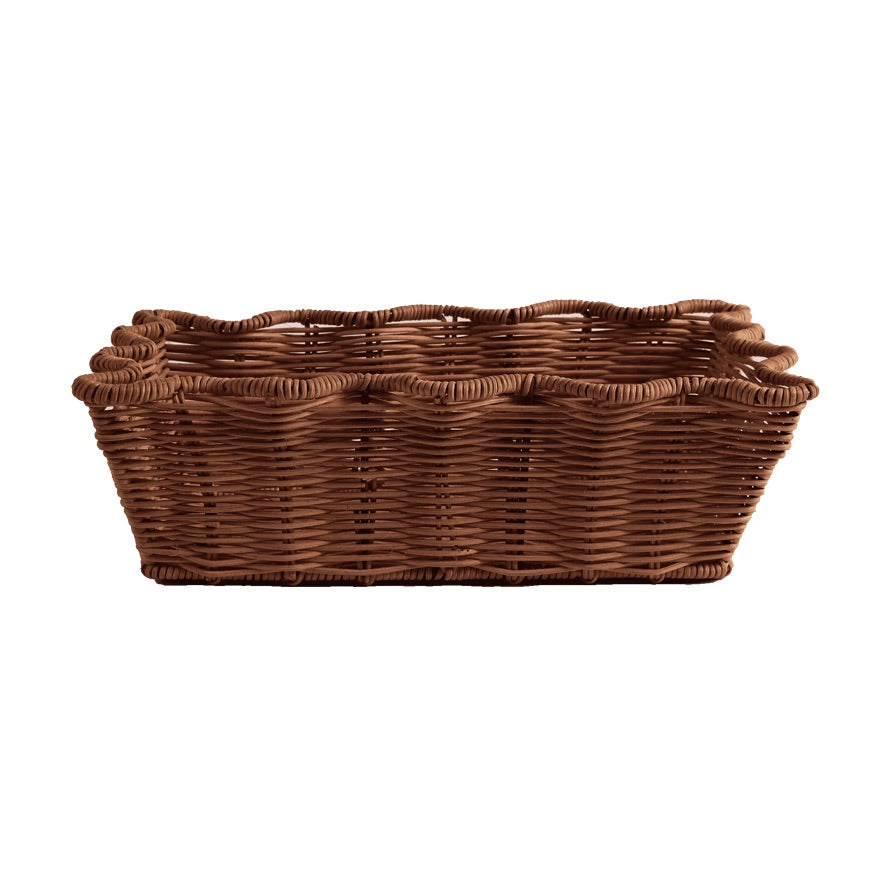 Virkad korg med vågiga kanter