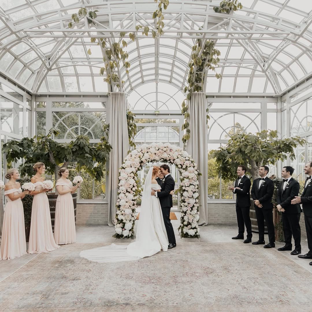 Bröllopsbilder på Norrvikens trädgård i Båstad