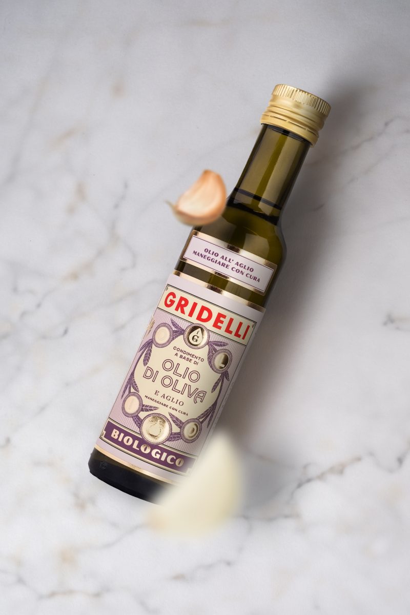 Olivolja med smak av vitlök från Gridelli