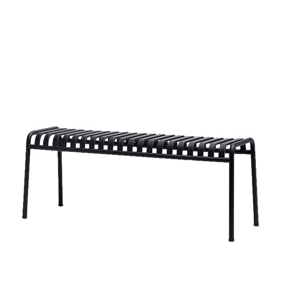 Svart loungemöbel i metall